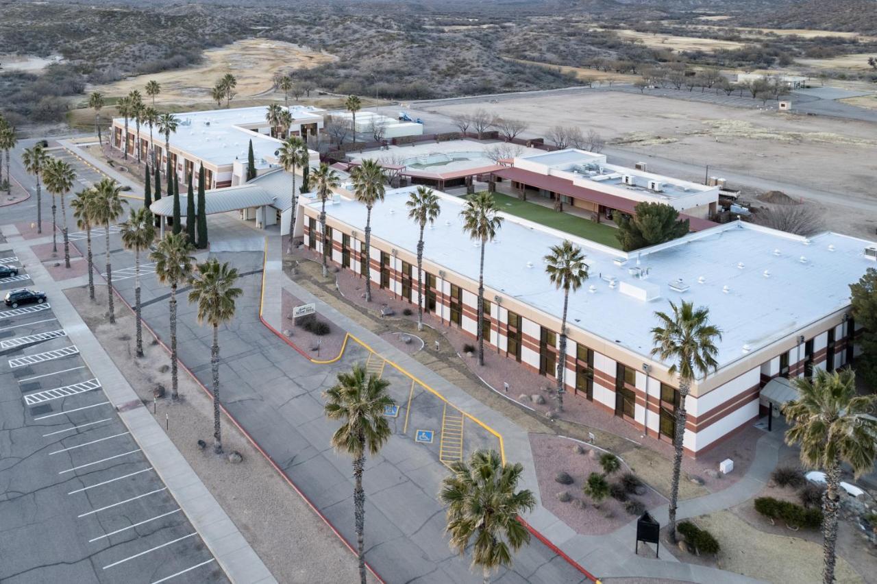 Apache Gold Resort Hotel & Casino Globe Exterior photo